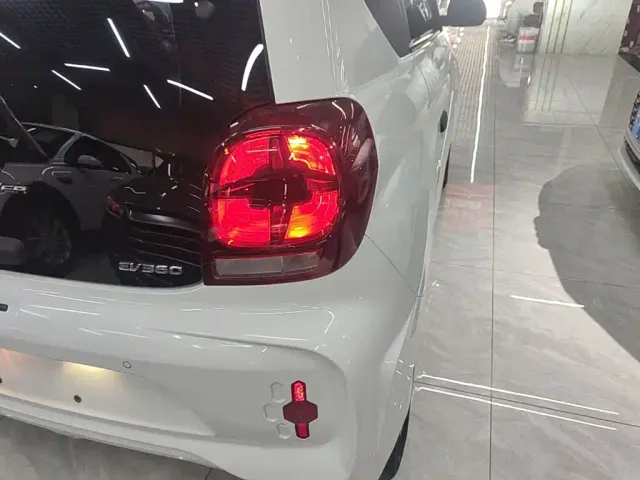 Roewe Clever — Фото автомобиля 7