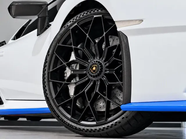 Lamborghini Huracan — Фото автомобиля 11