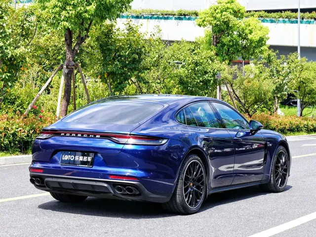 Porsche Panamera — Фото автомобиля 3