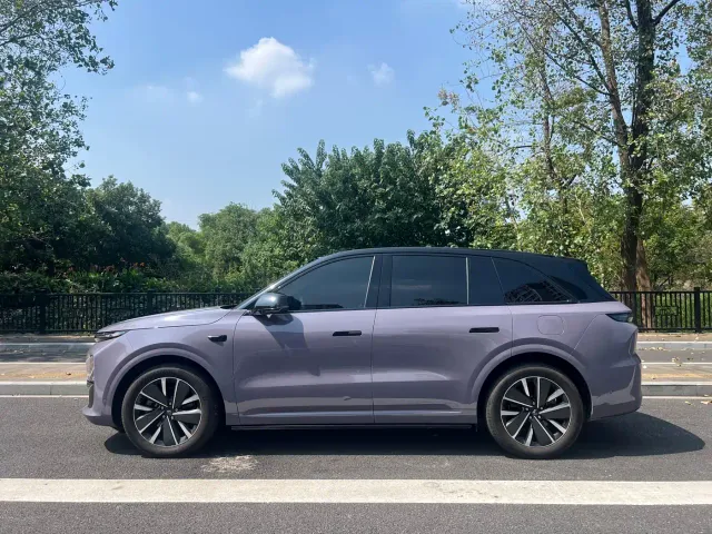 Li Auto Li Auto L6 2025 Pro Smart Renewal Edition — Фото автомобиля 4