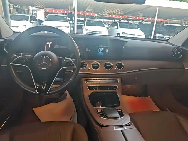 Mercedes-Benz E-Class — Фото автомобиля 9