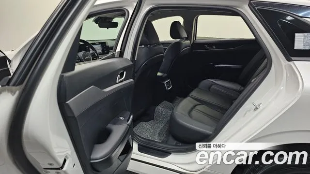 Kia K5 K5 3 поколение 2.0 LPI(Для проката) — Фото автомобиля 26