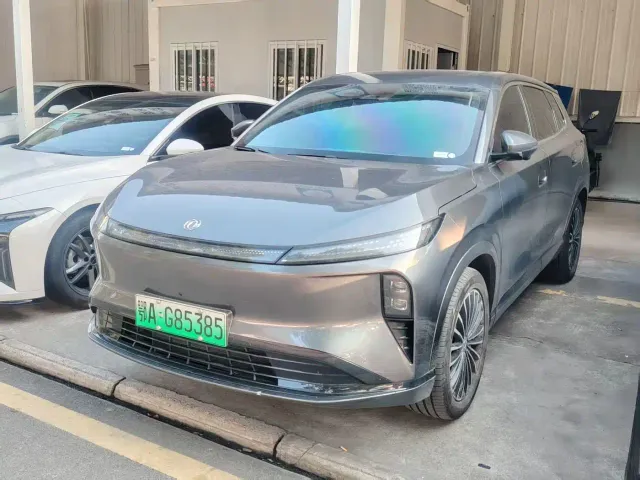 Фотография автомобиля — Dongfeng Aeolus L8