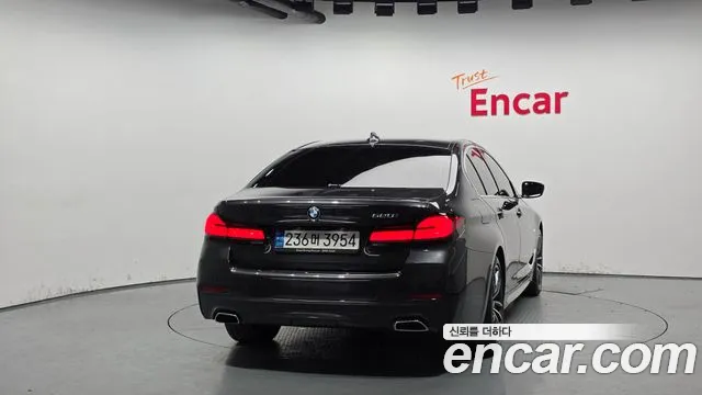 BMW 5-Series — Фото автомобиля 4