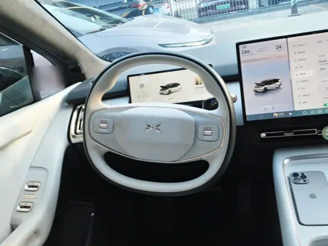 Xpeng P7+ — Фото автомобиля 2