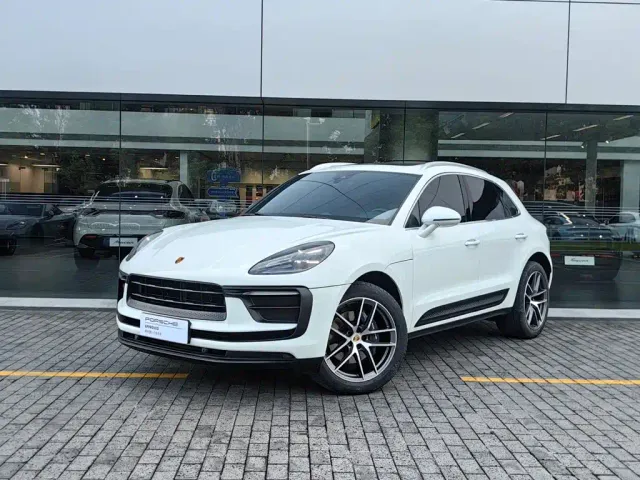 Фотография автомобиля — Porsche Macan