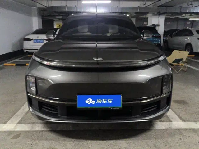 Li Auto L8 — Фото автомобиля 2