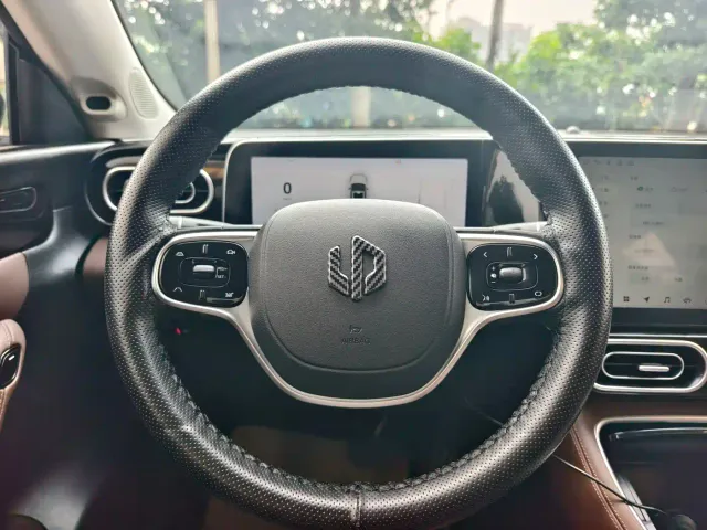 Leapmotor C11 — Фото автомобиля 10
