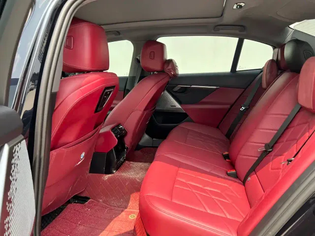 BMW 5 Series — Фото автомобиля 7