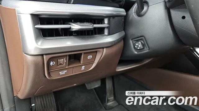Hyundai Grandeur Grandeur (GN7) 2.5 Бензин 2WD — Фото автомобиля 20