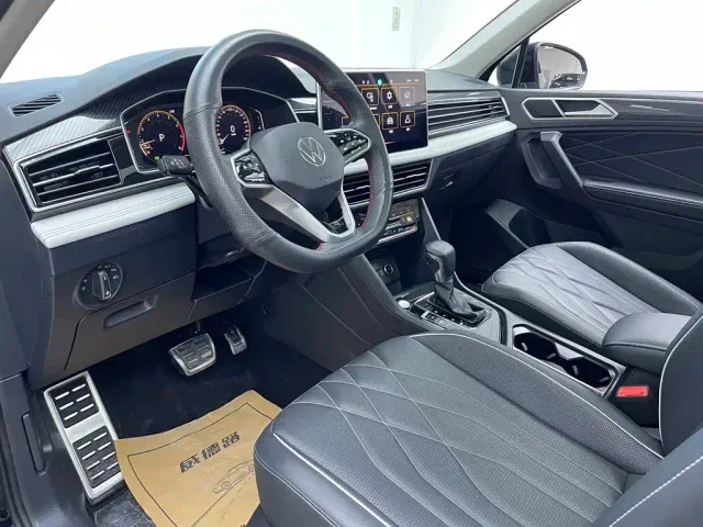 Volkswagen Tiguan L — Фото автомобиля 14