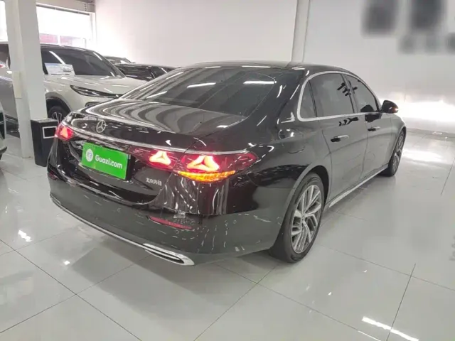 Mercedes-Benz E-Class — Фото автомобиля 6