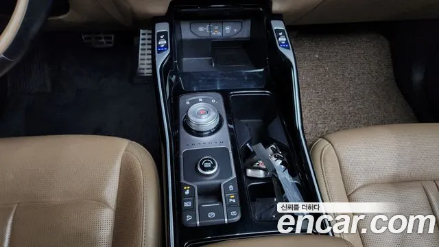 Kia Sorento Новый Sorento 4 поколение Бензин 2.5T 2WD — Фото автомобиля 8