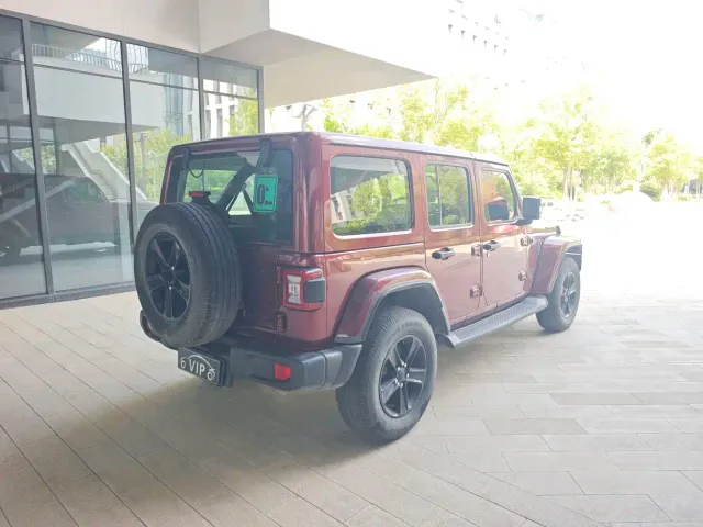 Jeep Wrangler — Фото автомобиля 11