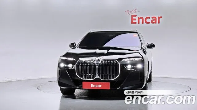 BMW 7-Series — Фото автомобиля 3