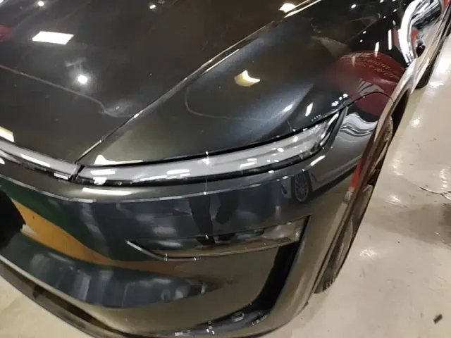 Tesla Model Y — Фото автомобиля 23