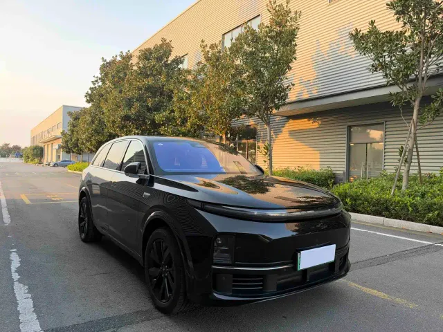 Li Auto L7 — Фото автомобиля 10