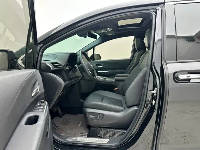 Toyota Sienna — Фото автомобиля 9