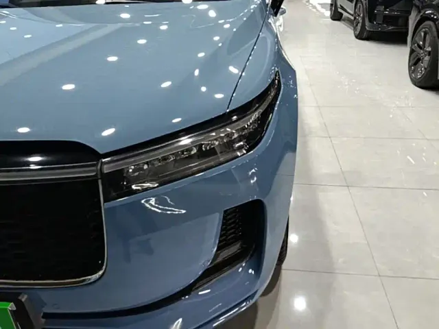 Li Auto ONE — Фото автомобиля 23
