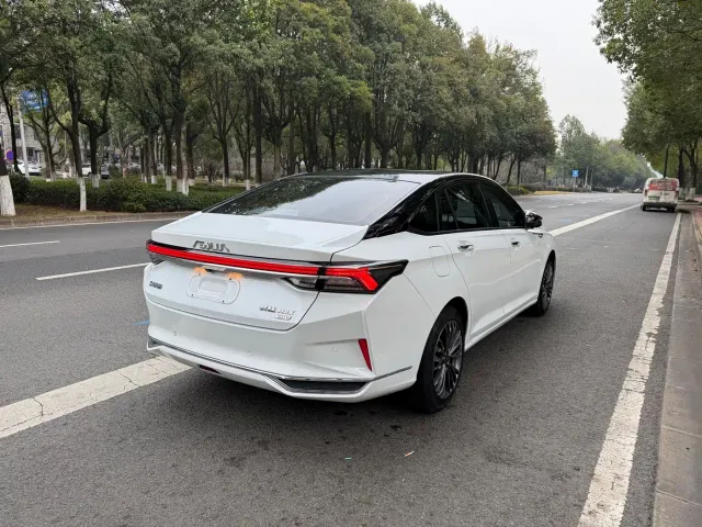 Dongfeng Yixuan MAX — Фото автомобиля 11