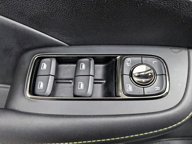 Roewe RX5 — Фото автомобиля 9