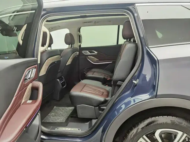 Hongqi Hongqi HS7 2023 2.0T Automatic 4WD Flag Leader Edition (6-seater) — Фото автомобиля 15