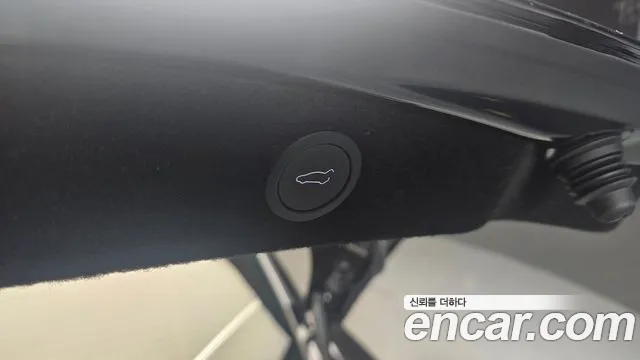 Tesla Model 3 — Фото автомобиля 20