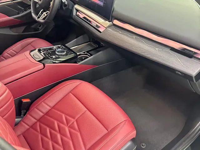 BMW 5 Series — Фото автомобиля 4