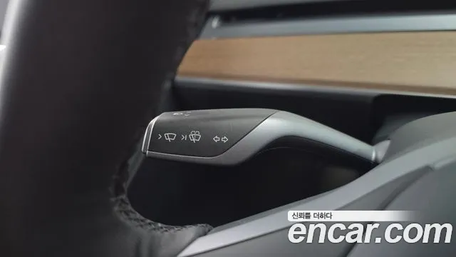 Tesla Model Y — Фото автомобиля 26