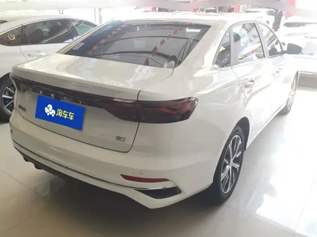 Geely Emgrand — Фото автомобиля 3