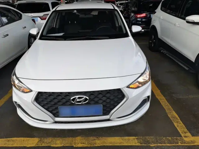 Hyundai Elantra — Фото автомобиля 2