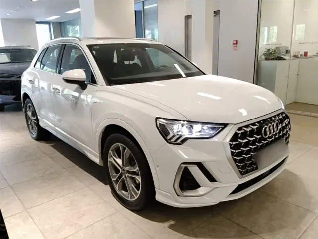 Audi Q3 — Фото автомобиля 3