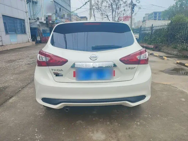 Nissan Tiida — Фото автомобиля 5