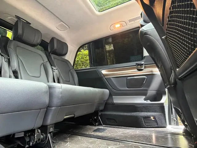 Mercedes-Benz V-Class — Фото автомобиля 22