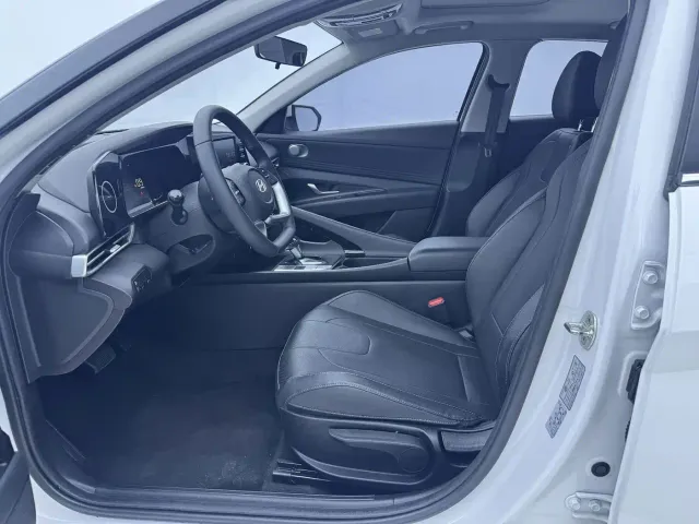 Hyundai Elantra — Фото автомобиля 13