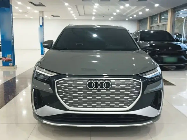 Audi Q4 e-tron — Фото автомобиля 2