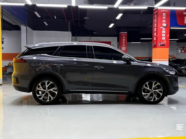 BYD Tang — Фото автомобиля 4