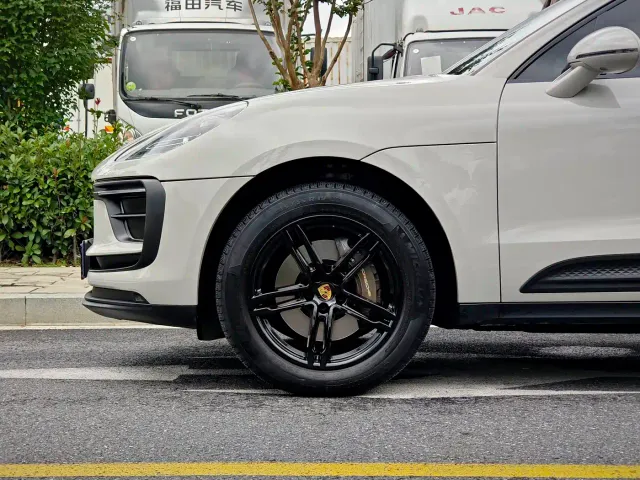 Porsche Macan — Фото автомобиля 4