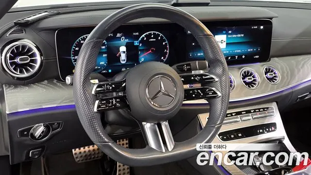 Mercedes-Benz E-Class — Фото автомобиля 12