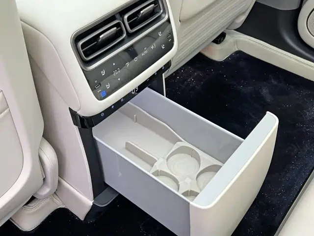 Li Auto i6 — Фото автомобиля 17
