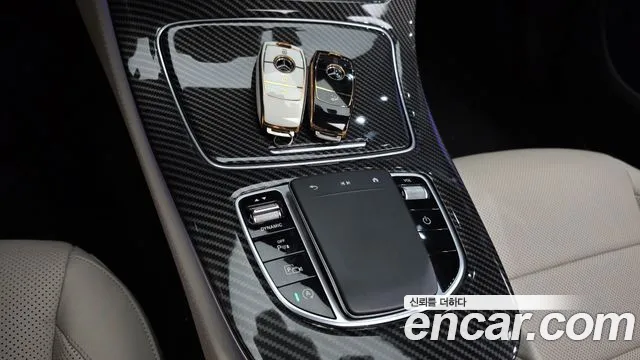Mercedes-Benz E-Class — Фото автомобиля 19