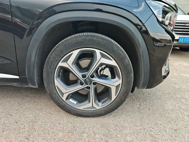 Geely Xingyue L — Фото автомобиля 8