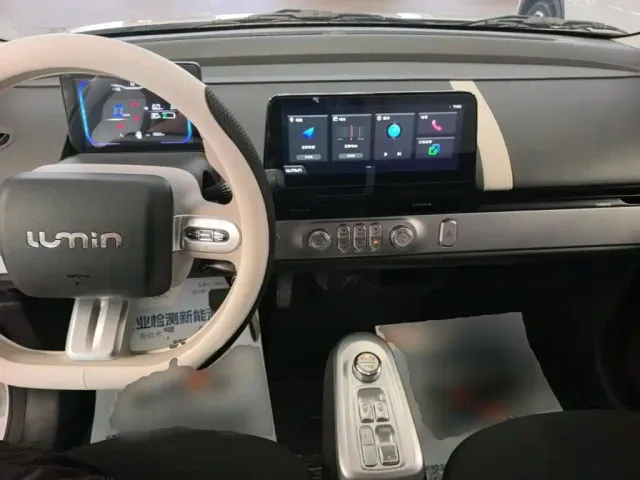 Changan Lumin — Фото автомобиля 9