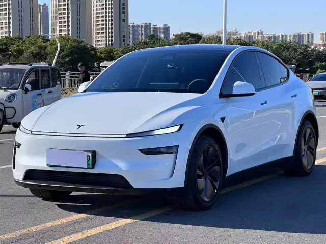 Фотография автомобиля — Tesla Model Y