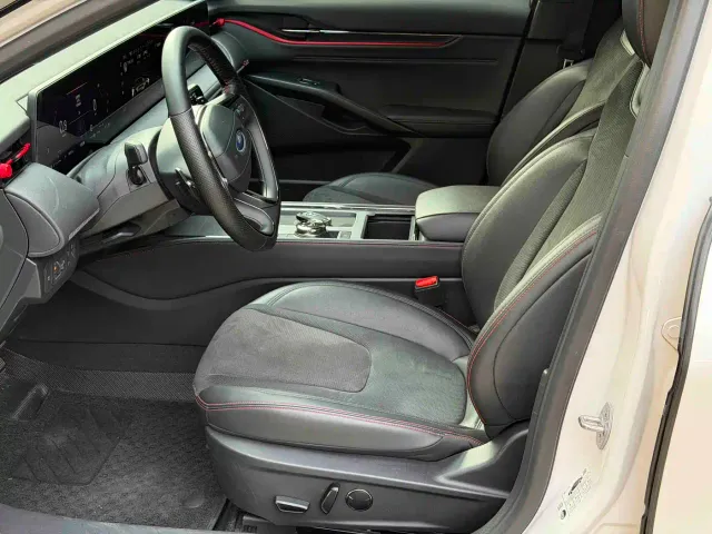 Ford EVOS — Фото автомобиля 8