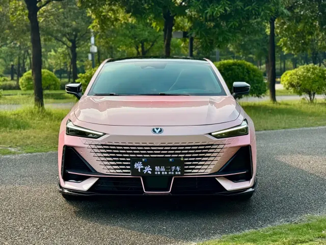 Changan Changan UNI-V 2023 1.5T Sport Edition — Фото автомобиля 2