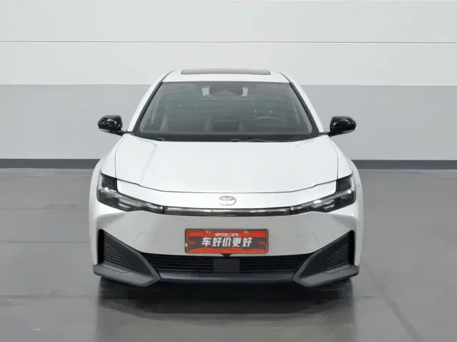 Toyota bZ3 — Фото автомобиля 3