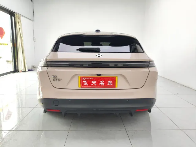 Nio ET5 Touring — Фото автомобиля 2