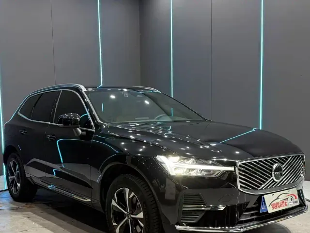 Volvo XC60 — Фото автомобиля 3