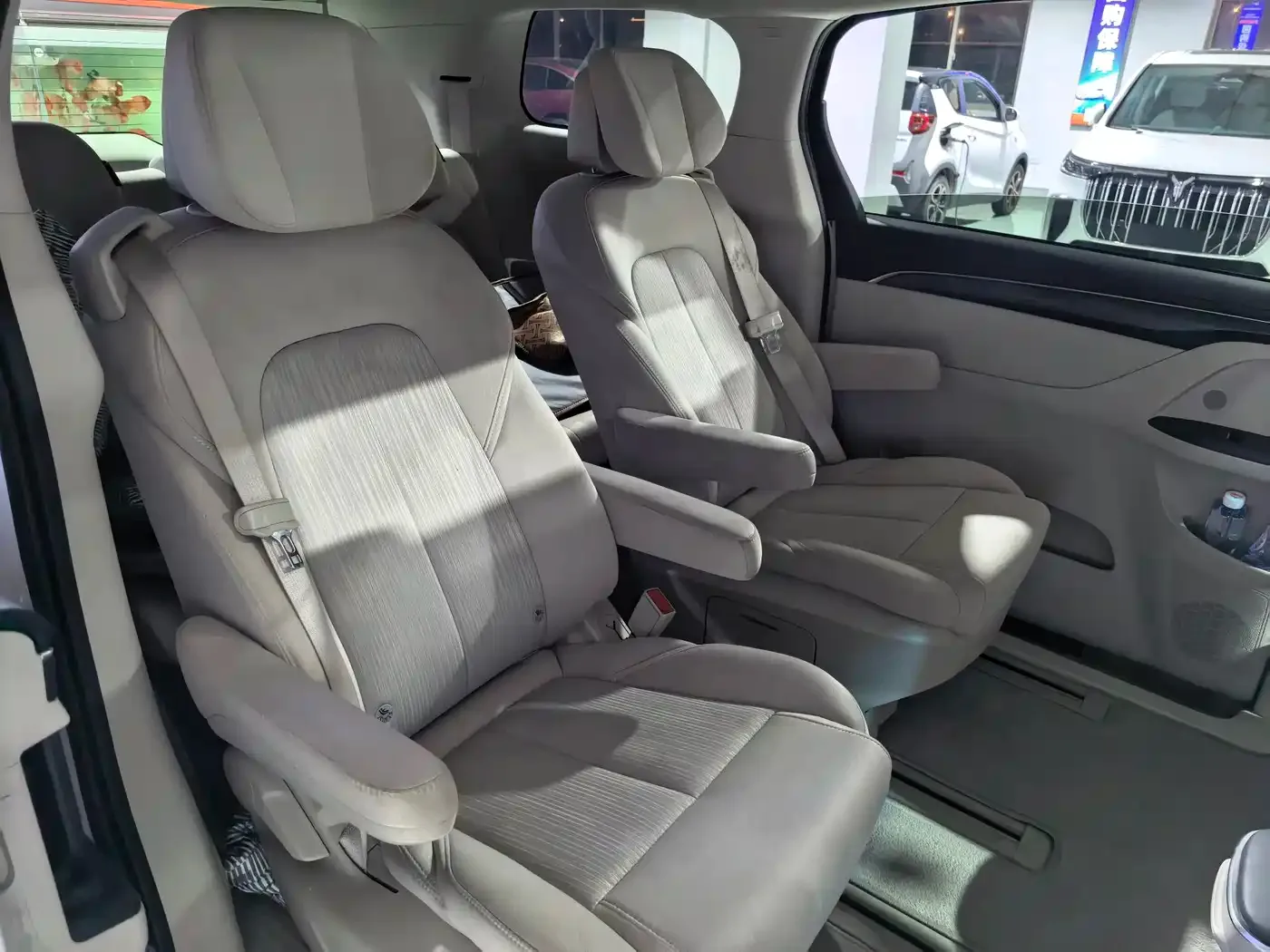Buick Buick GL8 2022 ES Landmark 653T Comfort — Фото автомобиля 16